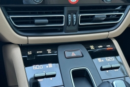 Porsche Macan Base AWD 2026