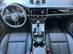 Porsche Macan T AWD 2026