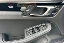 Porsche Macan T AWD 2026