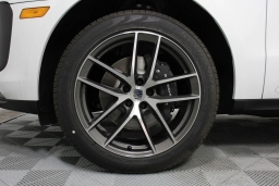 Porsche Macan T AWD 2026