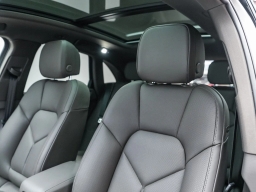 Porsche Macan T AWD 2026