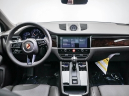 Porsche Macan T AWD 2026