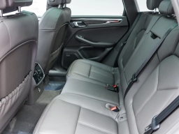 Porsche Macan T AWD 2026