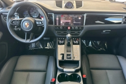 Porsche Macan Base AWD 2026