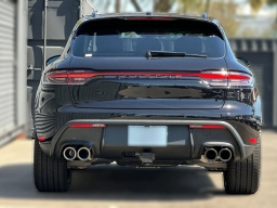 Porsche Macan Base AWD 2026