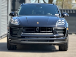Porsche Macan Base AWD 2026