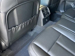 Porsche Macan Base AWD 2026