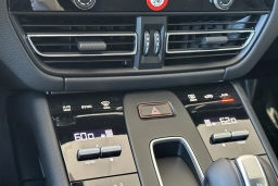 Porsche Macan Base AWD 2026