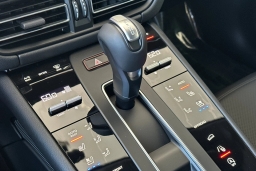 Porsche Macan Base AWD 2026