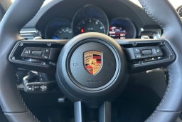 Porsche Macan Base AWD 2026