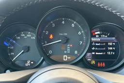 Porsche Macan Base AWD 2026