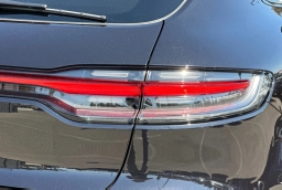 Porsche Macan Base AWD 2026