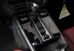 Porsche Macan T AWD 2026