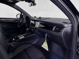 Porsche Macan T AWD 2025