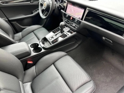 Porsche Macan T AWD 2026