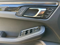 Porsche Macan T AWD 2026