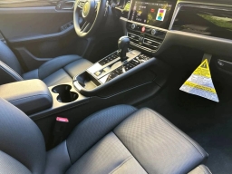 Porsche Macan T AWD 2026