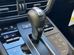 Porsche Macan T AWD 2026