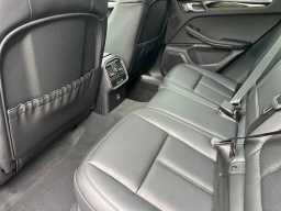 Porsche Macan T AWD 2026