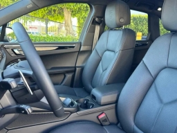 Porsche Macan T AWD 2026