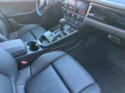 Porsche Macan T AWD 2026