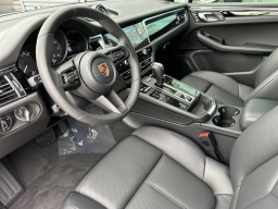 Porsche Macan Base AWD 2026