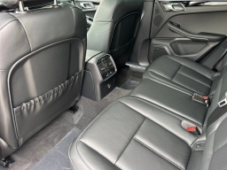 Porsche Macan Base AWD 2026