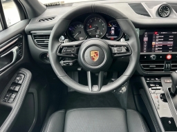 Porsche Macan Base AWD 2026