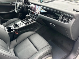 Porsche Macan Base AWD 2026