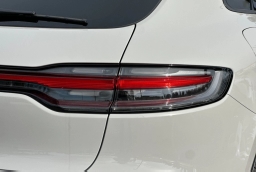 Porsche Macan Base AWD 2026