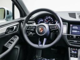 Porsche Macan T AWD 2026