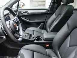 Porsche Macan T AWD 2026