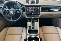 Porsche Macan Base AWD 2026