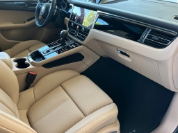 Porsche Macan Base AWD 2026