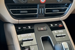 Porsche Macan Base AWD 2026