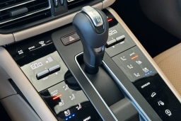 Porsche Macan Base AWD 2026