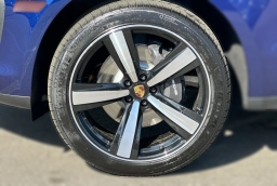 Porsche Macan Base AWD 2026