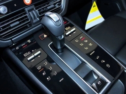 Porsche Macan T AWD 2026