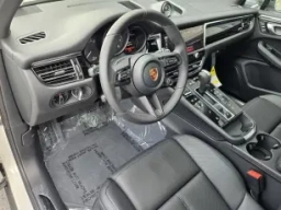 Porsche Macan T AWD 2026