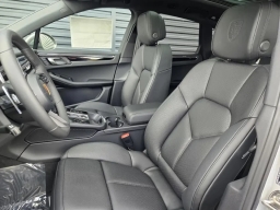 Porsche Macan T AWD 2026