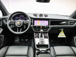 Porsche Macan T AWD 2026