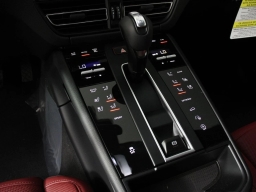 Porsche Macan T AWD 2026