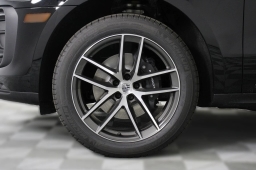 Porsche Macan T AWD 2026