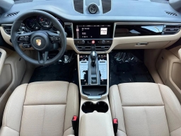 Porsche Macan T AWD 2026