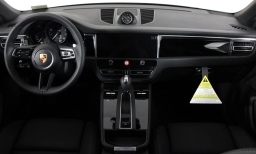 Porsche Macan T AWD 2026