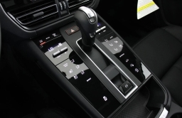 Porsche Macan T AWD 2026