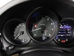 Porsche Macan T AWD 2026