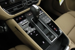 Porsche Macan T AWD 2026