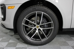 Porsche Macan T AWD 2026