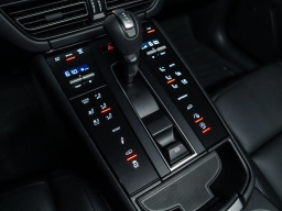 Porsche Macan Base AWD 2025